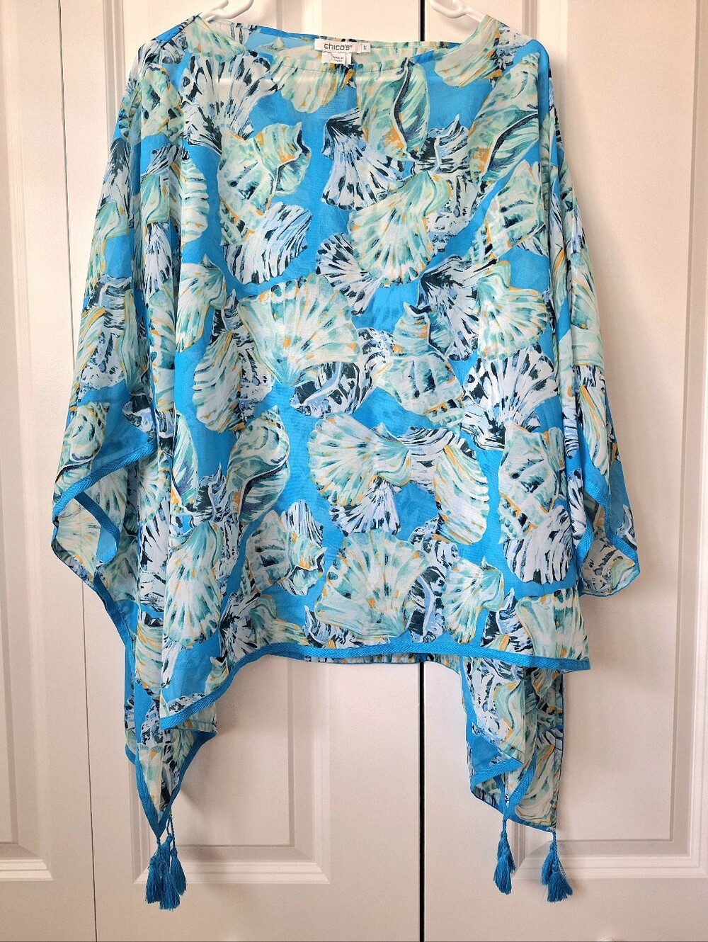 Chico's Poolside Blue Seashell Print Coastal Treasure Tassel Poncho Size Sm/Med - Picture 3 of 8
